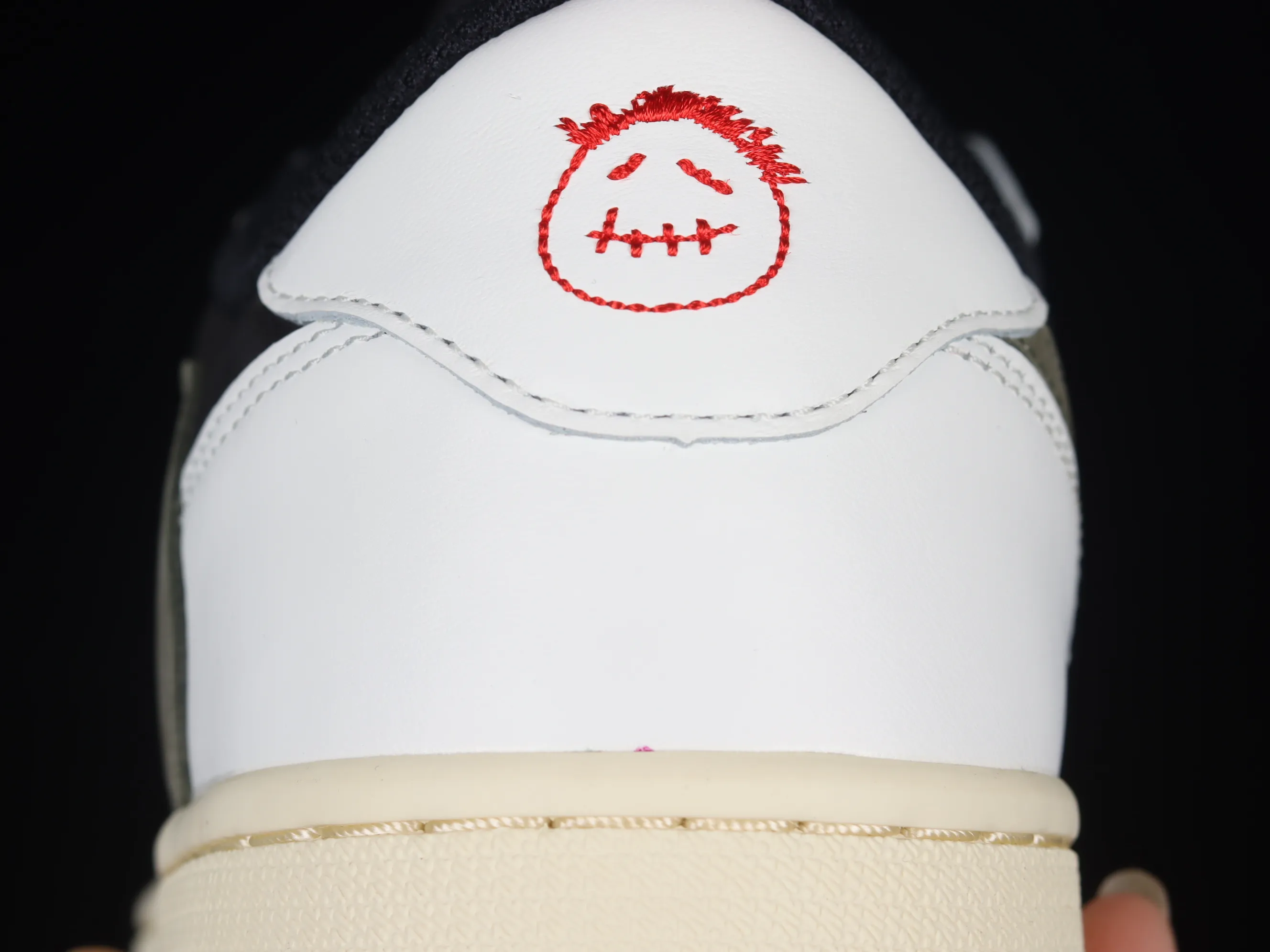 All Categories Air Jordan Jordan Series Basketball Shoes Air Jordan 1 Low Foreign Trade Version Travis Scott x Air Jordan 1 Low OG AJ1 Joe 1 Joint Undercut DZ4137-106